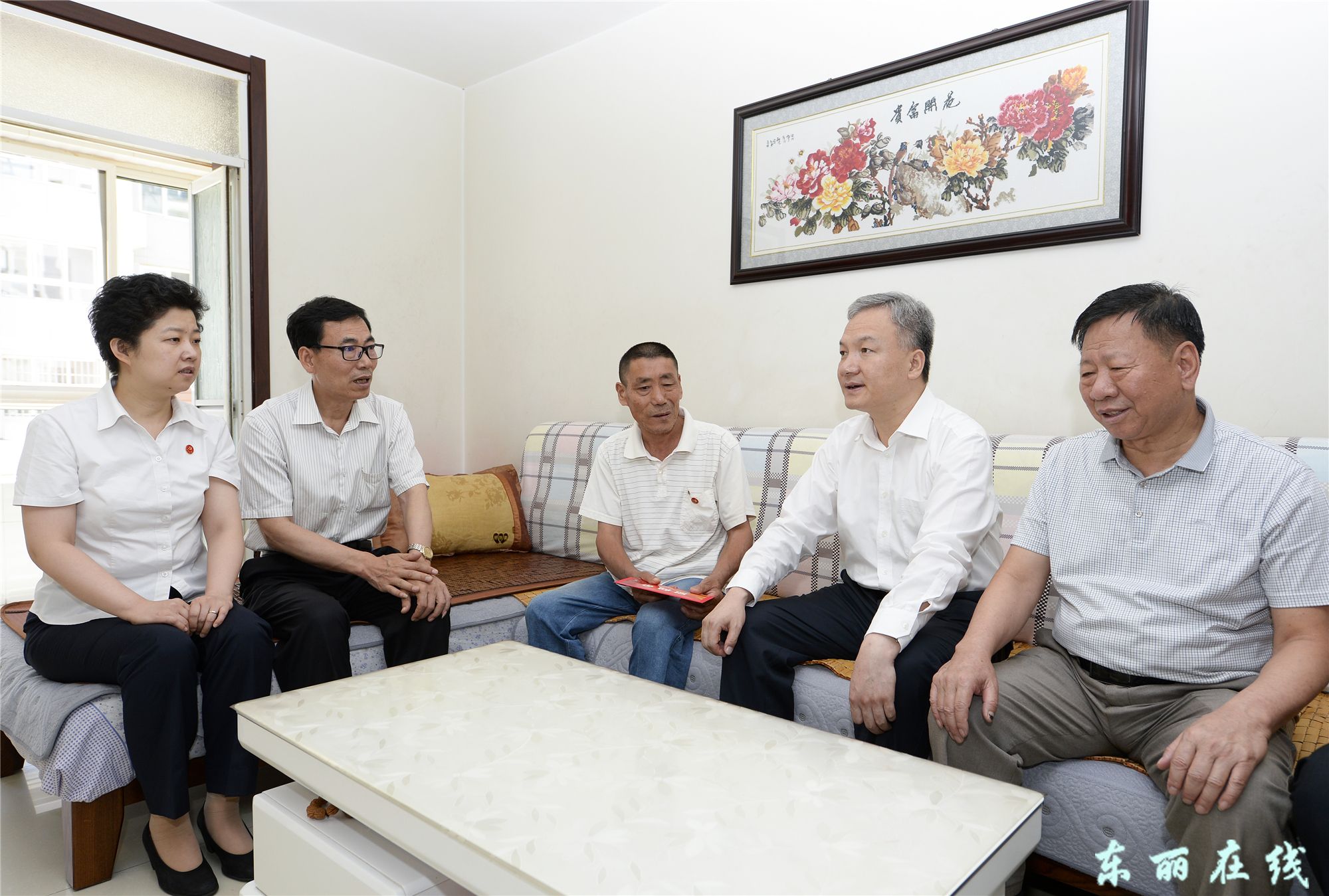 七一前夕尚斌义走访慰问老党员、困难党员和