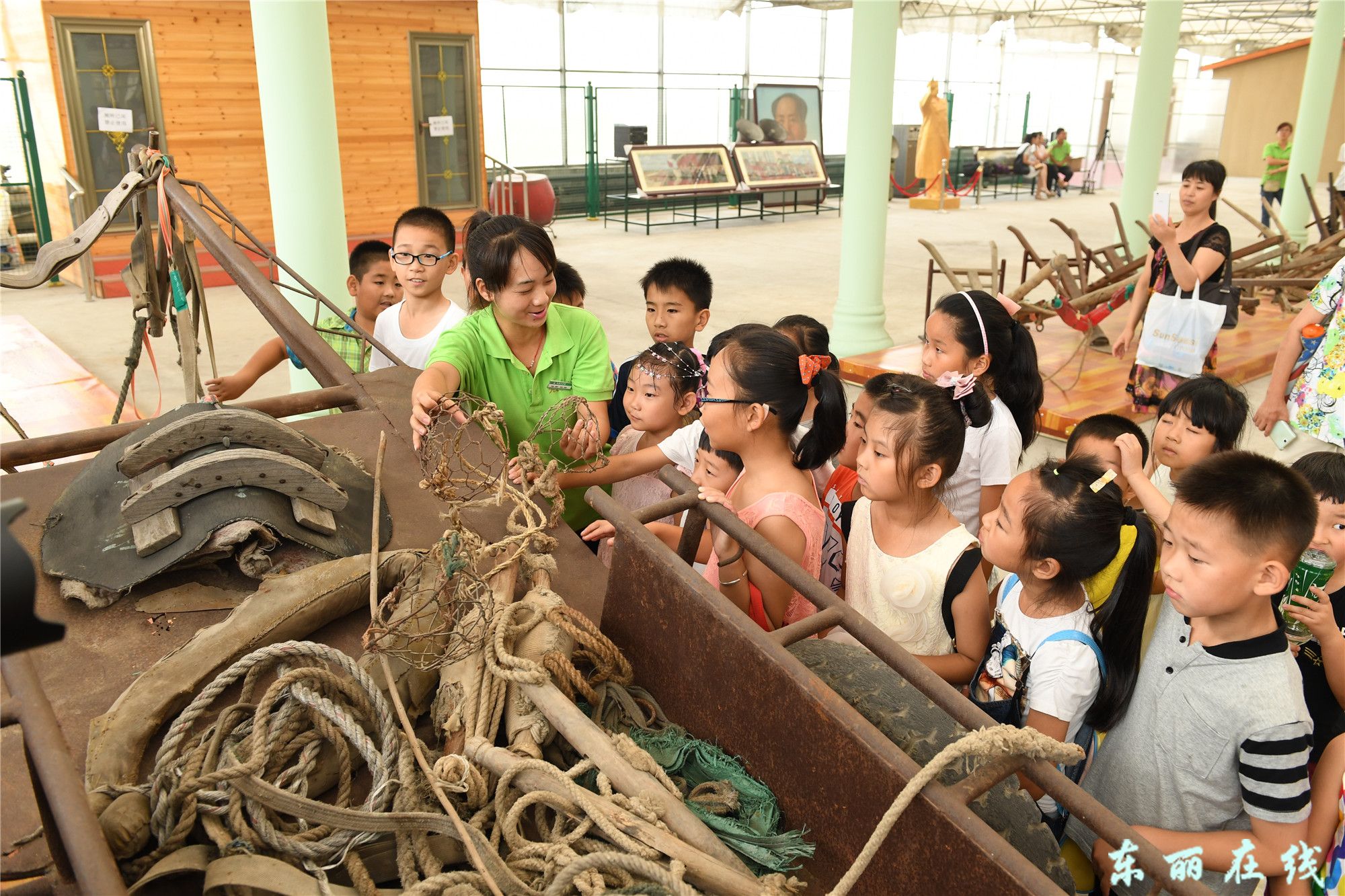 暑期:传统农展馆里学农事 - 图片新闻 - 东丽在线