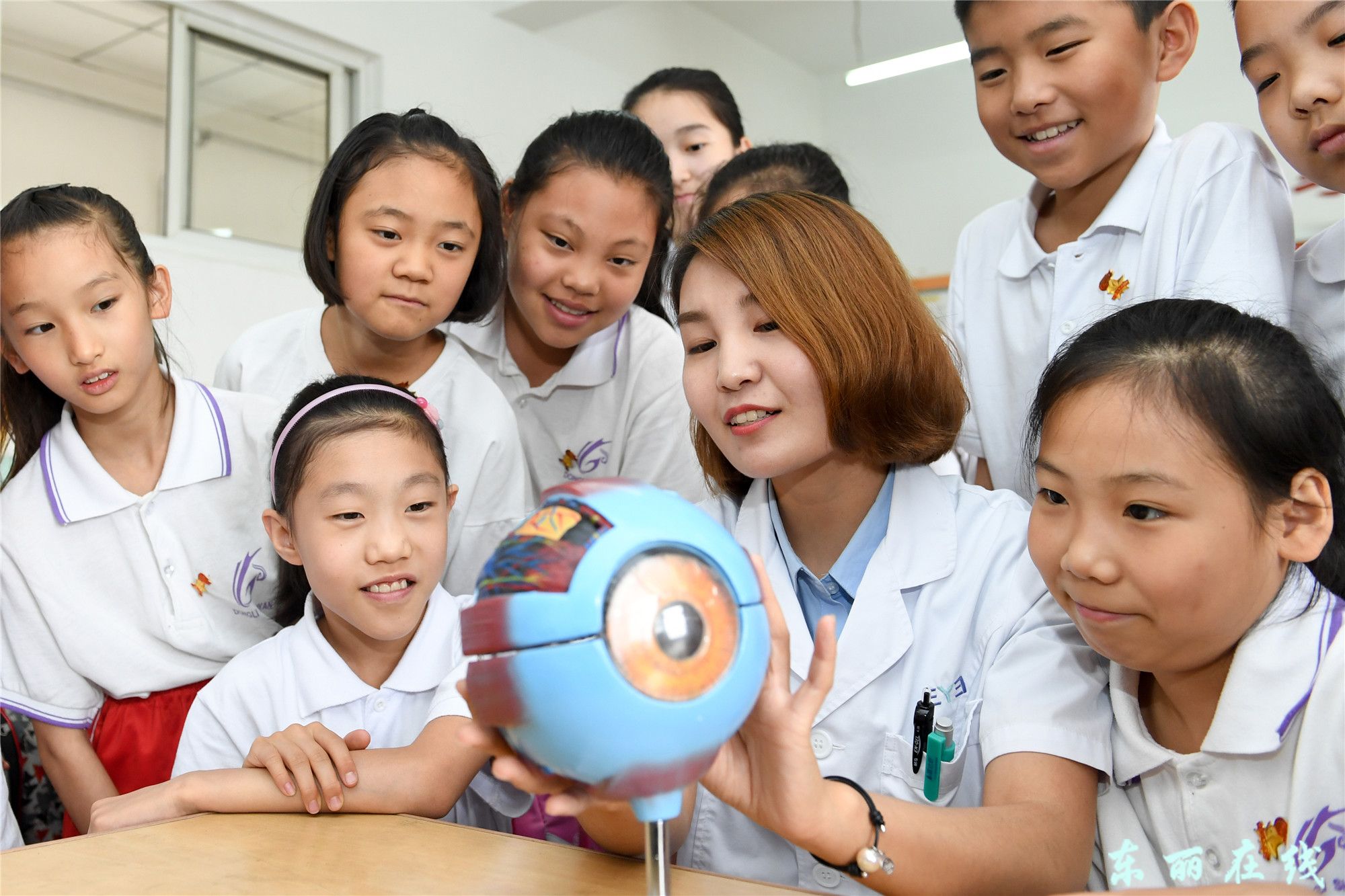 东丽实验小学:爱眼日里普及爱眼知识 - 图片新