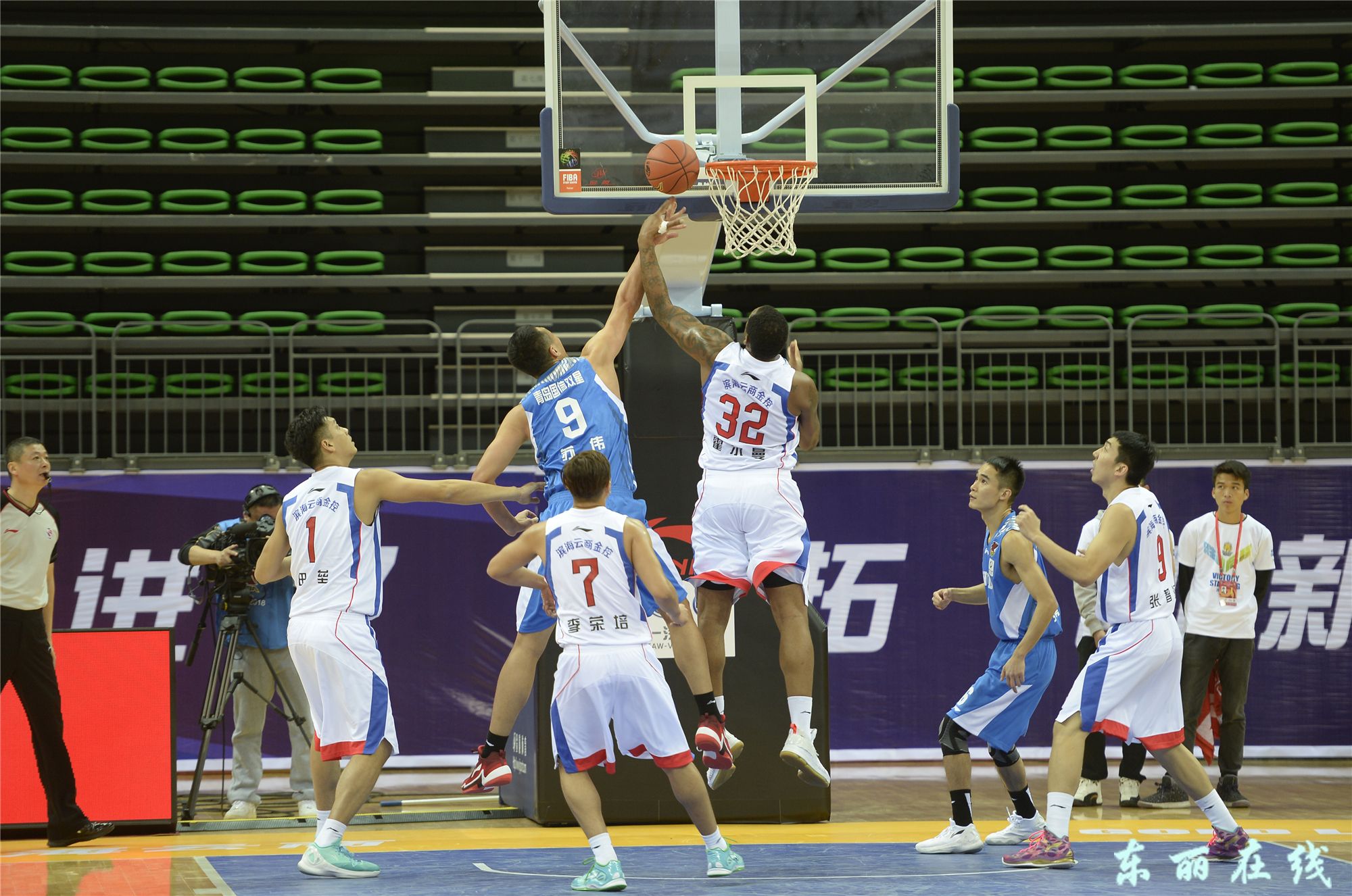 天津荣钢男篮本赛季CBA篮球联赛首场比赛在