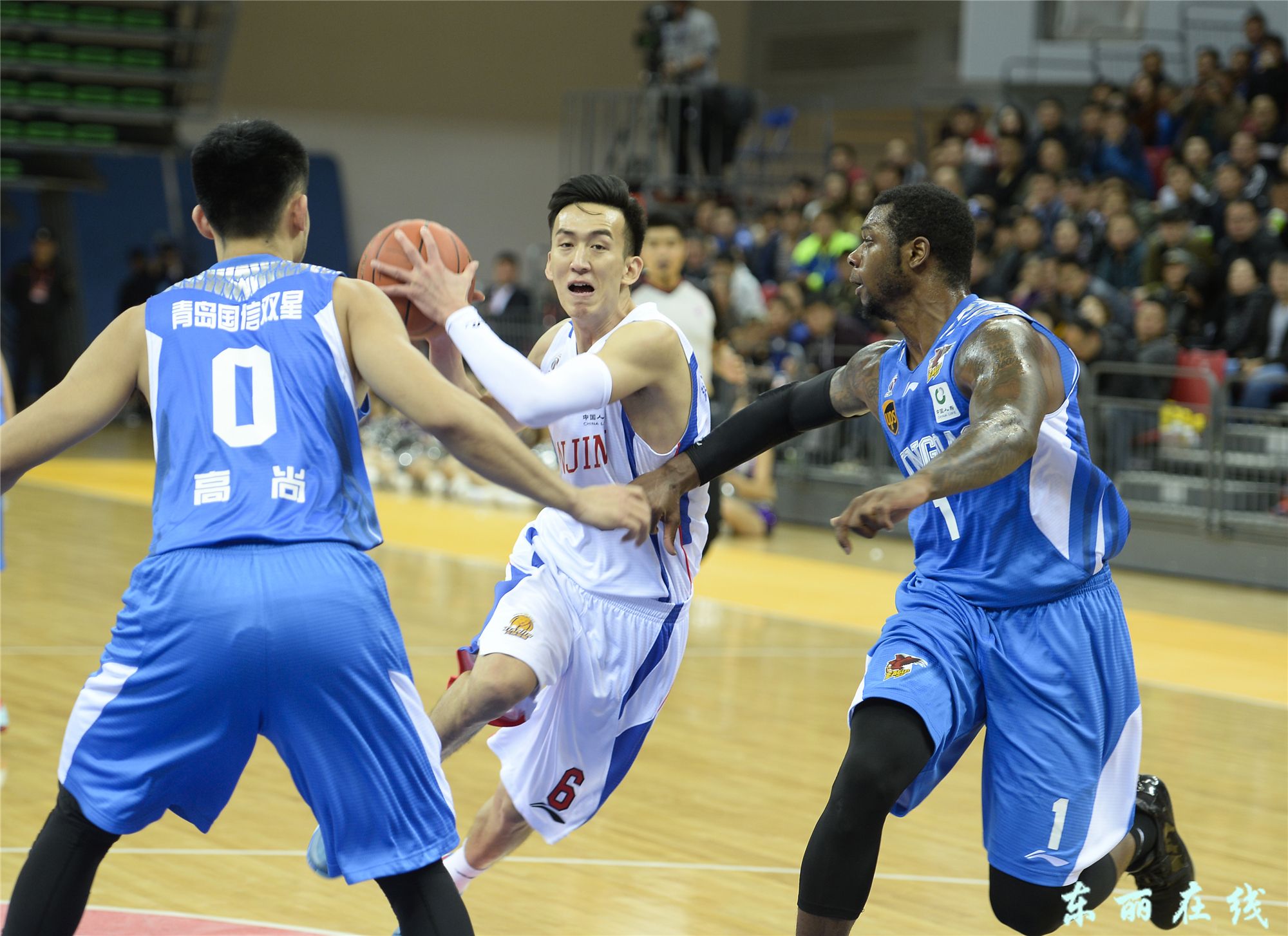 天津荣钢男篮本赛季CBA篮球联赛首场比赛在