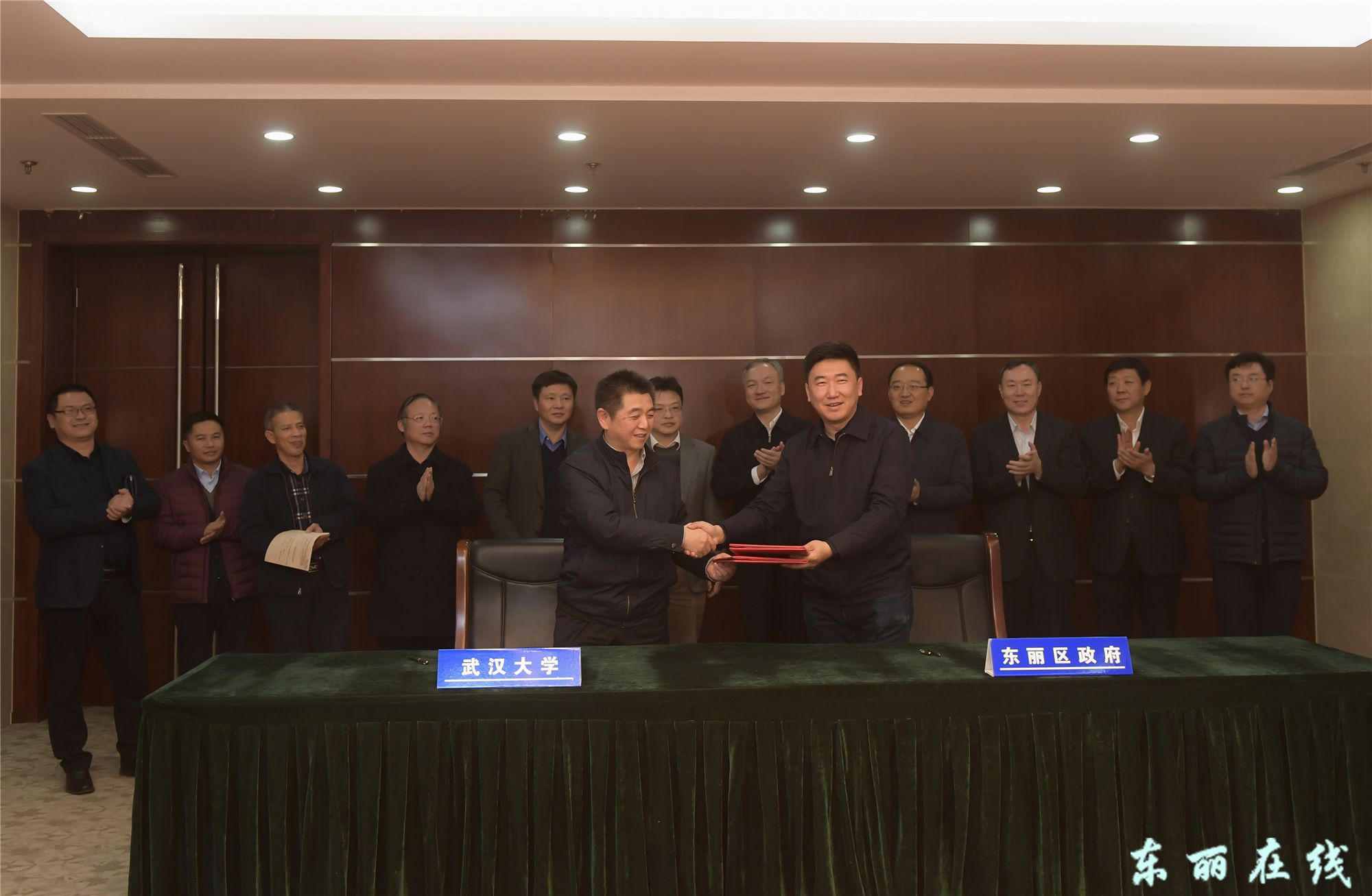 我区与武汉大学产学研合作项目签约 - 图片新闻